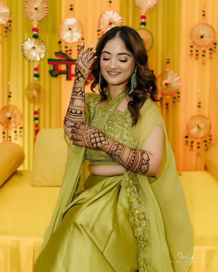 mehndi design by best bridal mehndi artist in gurgaon