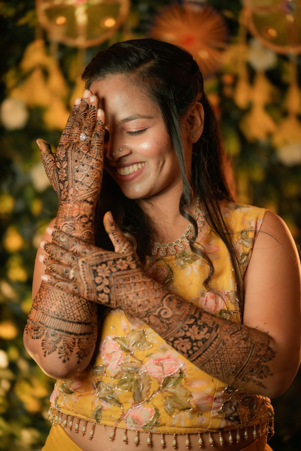 Bridal mehndi artist in greater nioda